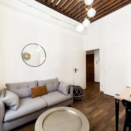 Spacious And Cozy In Vieux Lyon Ail Exterior photo